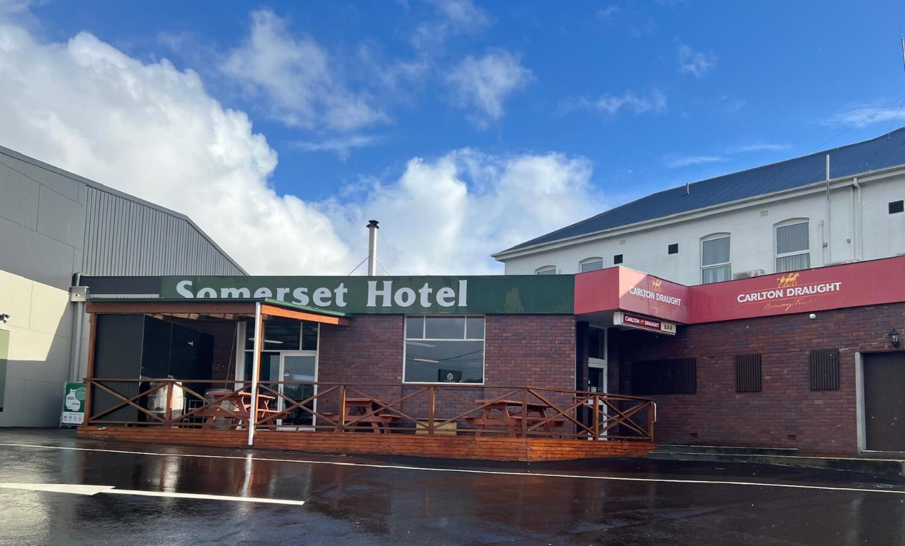 Somerset Hotel Esterno foto